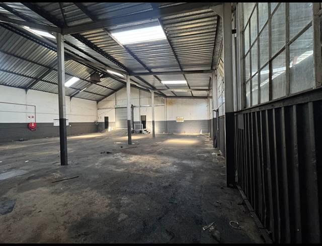 422M² WAREHOUSE TO LET IN SEBENZA